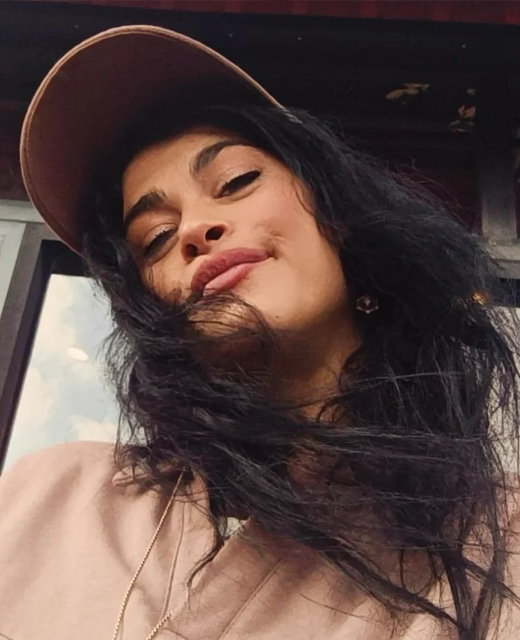 Ayşe D. - Grafiker Uzmanı